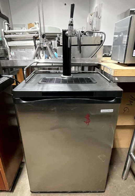 Used _UNKNOWN_ NS-BK1TSS6 Refrigerators | Grocery Equipment Sales #1066103
