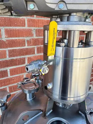 Unknown Brand 100 Liter Mixing Tank w/ Lenze 3 Phase Motor, Impeller