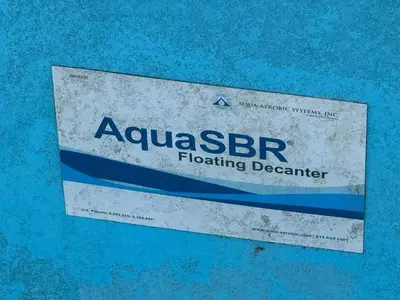 AQUA SBR FLOATING DECANTER FOR LARGE CLARIFIER BUBBLER SYSTEM