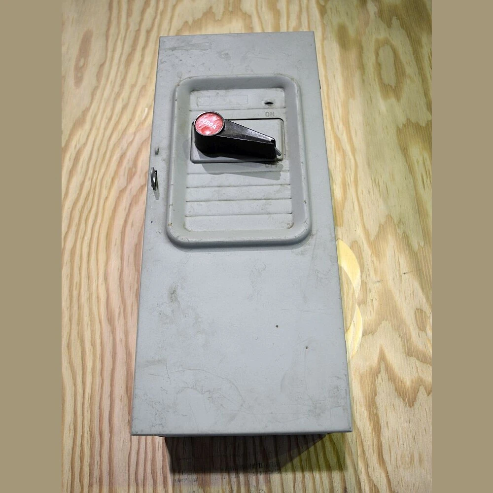 Federal Pacific Electric 100 Amp Fusible Disconnect