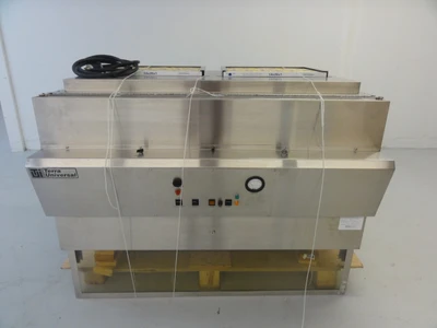 USED TERRA UNIVERSAL 2001-00-1