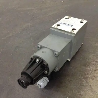USED MANNESMANN REXROTH 4WRE10EA641224Z4M468