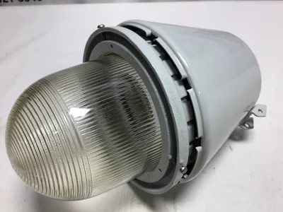 Appleton AAU-1N – A-51 Incandescent Vented Explosion Proof Lighting Fixture