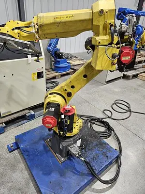 USED 2008 FANUC M-20IA