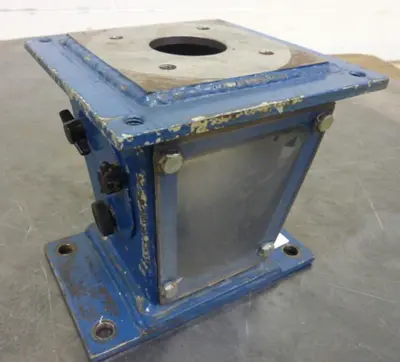 USED METAL FABRICATOR MAGNET132