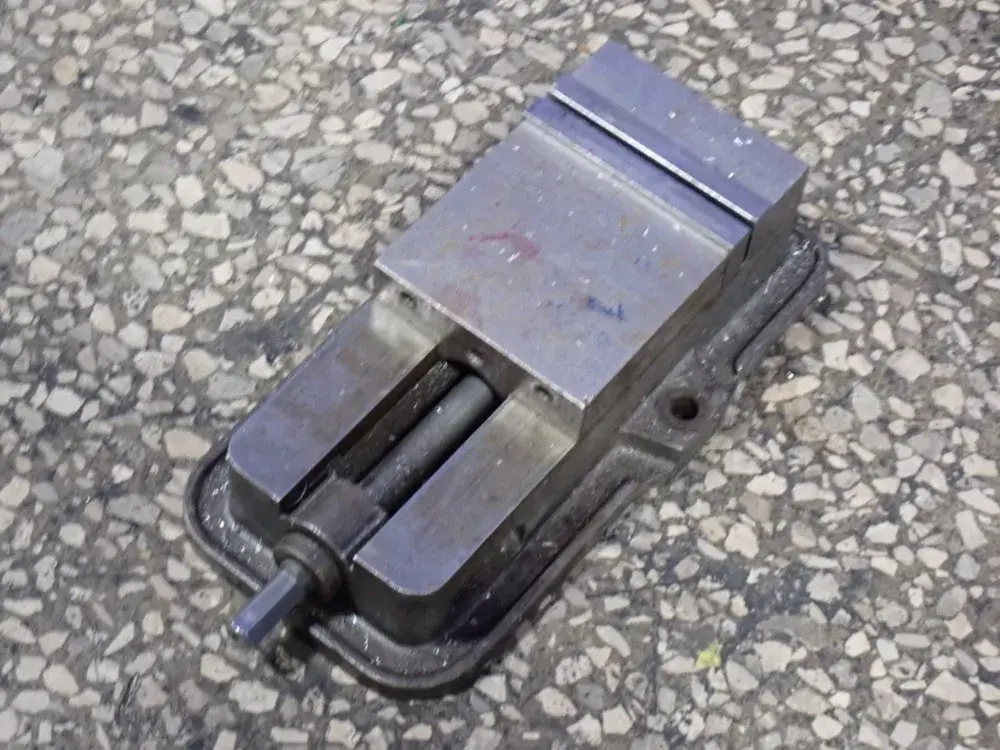 6" 6" Vise