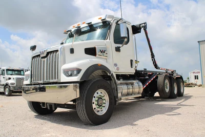New | in-Stock 2027 WESTERN STAR 47X Hooklifts & Roll-Offs Texas US | Roll Off Truck World #1492010