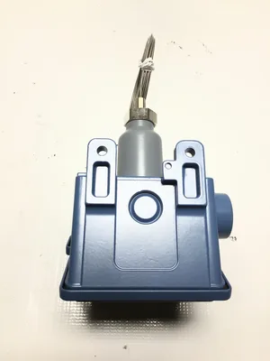 United Electric Controls F402-6BS Temperature Switch
