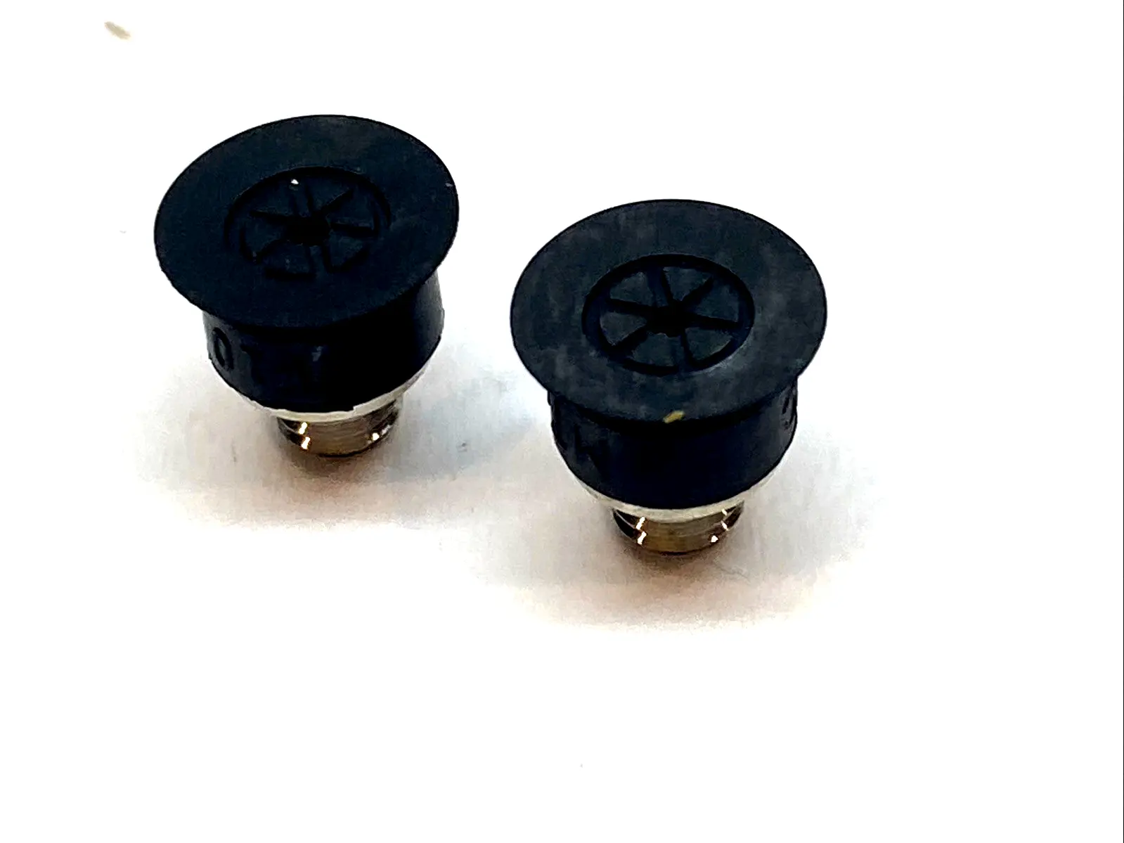 USED SMC THIN FLAT VACUUM PAD 10 MM NBR M5 MALE THREAD LOT OF 2