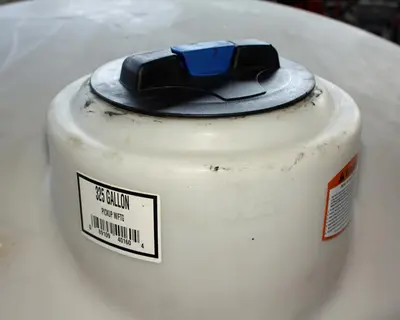 SPC7637  Tank 325 gallon vertical tank, poly, flat