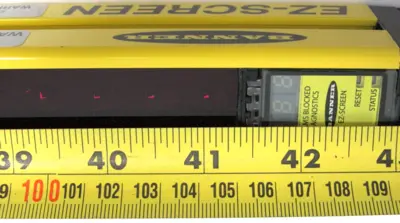 NEW BANNER SLSCR30-1050Q8 LIGHT CURTAIN RECEIVER 116766 72429 41-1/4"