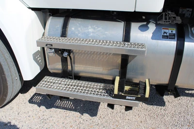 New | in-Stock 2027 PETERBILT 548 Hooklifts & Roll-Offs Texas US | Roll Off Truck World #1492004