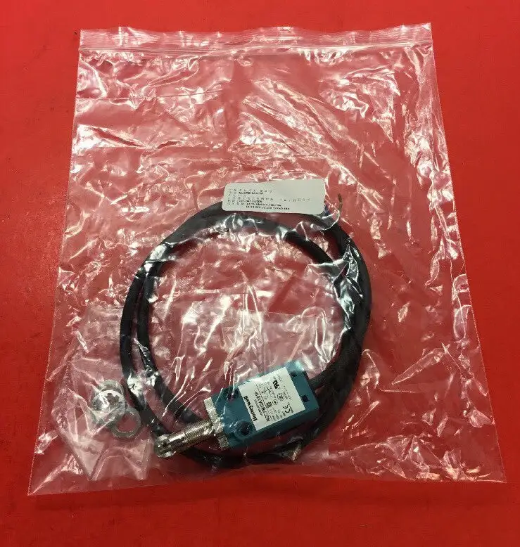 Honeywell NGCPB10AX01P Limit Switch Metal 1M Cable Roller Plunger 10A 6A