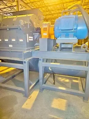 USED SCHUTTE   HAMMER MILL 250 HP