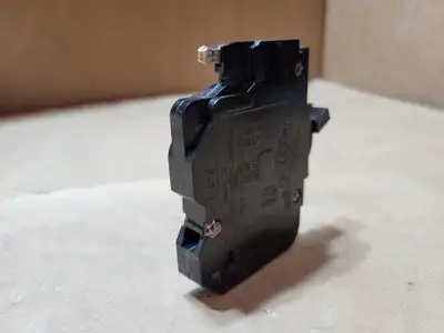 Used FPE _UNKNOWN_ Circuit Breakers British Columbia CA | Lenmark #1489004