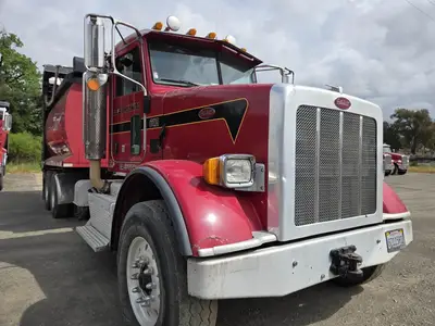 USED 2014 PETERBILT 365