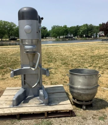 152-0310 Hobart V1401 140 Quart Commercial Mixer