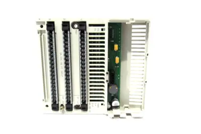 USED SCHNEIDER AUTOMATION 170ADI35000 INPUT MODULE