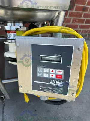 USED PURE FLO PRECISION 150 L STAINLESS STEEL JACKETED REACTOR 45 PSI W/ 0.5 HP MIXER