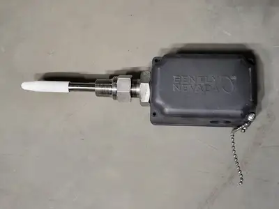 NEW BENTLY NEVADA 330880-28-15-039-01-02