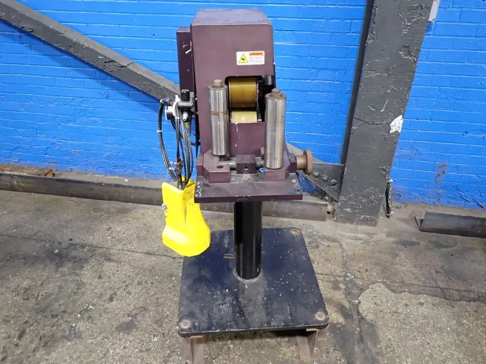 USED MGS/HALL CAT 300