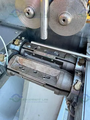 USED CHINESE DS-200A PACKAGING MACHINE 220V W/ SANCH S900.2S0.75G VFD