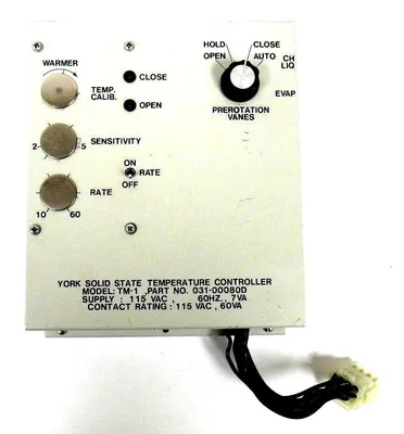 USED JOHNSON CONTROLS 031-00080D TEMPERATURE CONTROLLER 03100080D