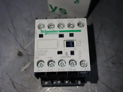 New | in-Stock SCHNEIDER ELECTRIC LP4K09 01BW3 PLC Contactors | HGR 24 #752571