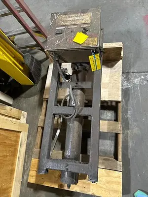 USED TINKER PUMPS WITH RESIN HEATER