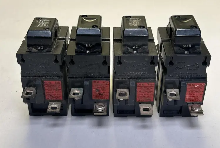 Used BULLDOG ELECTRIC 31250 Circuit Breakers | Surplus Asset Holdings #1189193