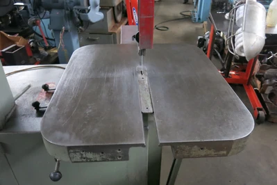 USED GROB 4V-24 VERTICAL BANDSAW