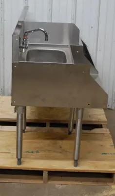 142-1257 Krowne 47 Inch Cocktail Station Underbar Ice Bin w 10 Circuit Cold Plat