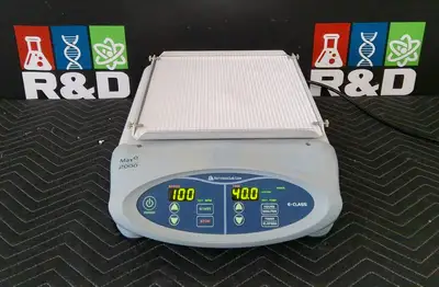 Barnstead/ Lab-Line SHKE2000 MaxQ 2000 Digital Benchtop Orbital Platform Shaker