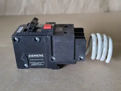 30 Amp 2 Pole 120/240 Volts GFCI Circuit Breaker QE230