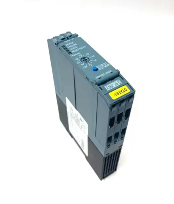 USED SIEMENS SIRIUS REVERSING STARTER, SCREW-TYPE MISSING COVER