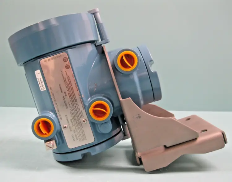 New | in-Stock Micro Motion 2700 R12 AB AEZCZ Sensors New Hampshire US | Bitter End Trading #1556585