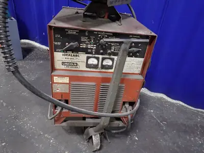 USED THE LINCOLN ELECTRIC COMPANY R3S325