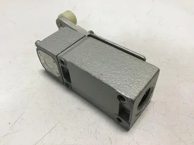 USED TELEMECANIQUE C2JK05