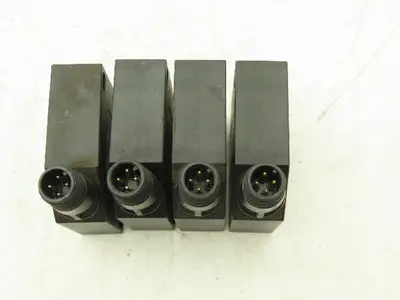 Balluff BOS26KPA1HCS4C Photoelectric Proximity Sensor 	30-300mm Range Lot of 4