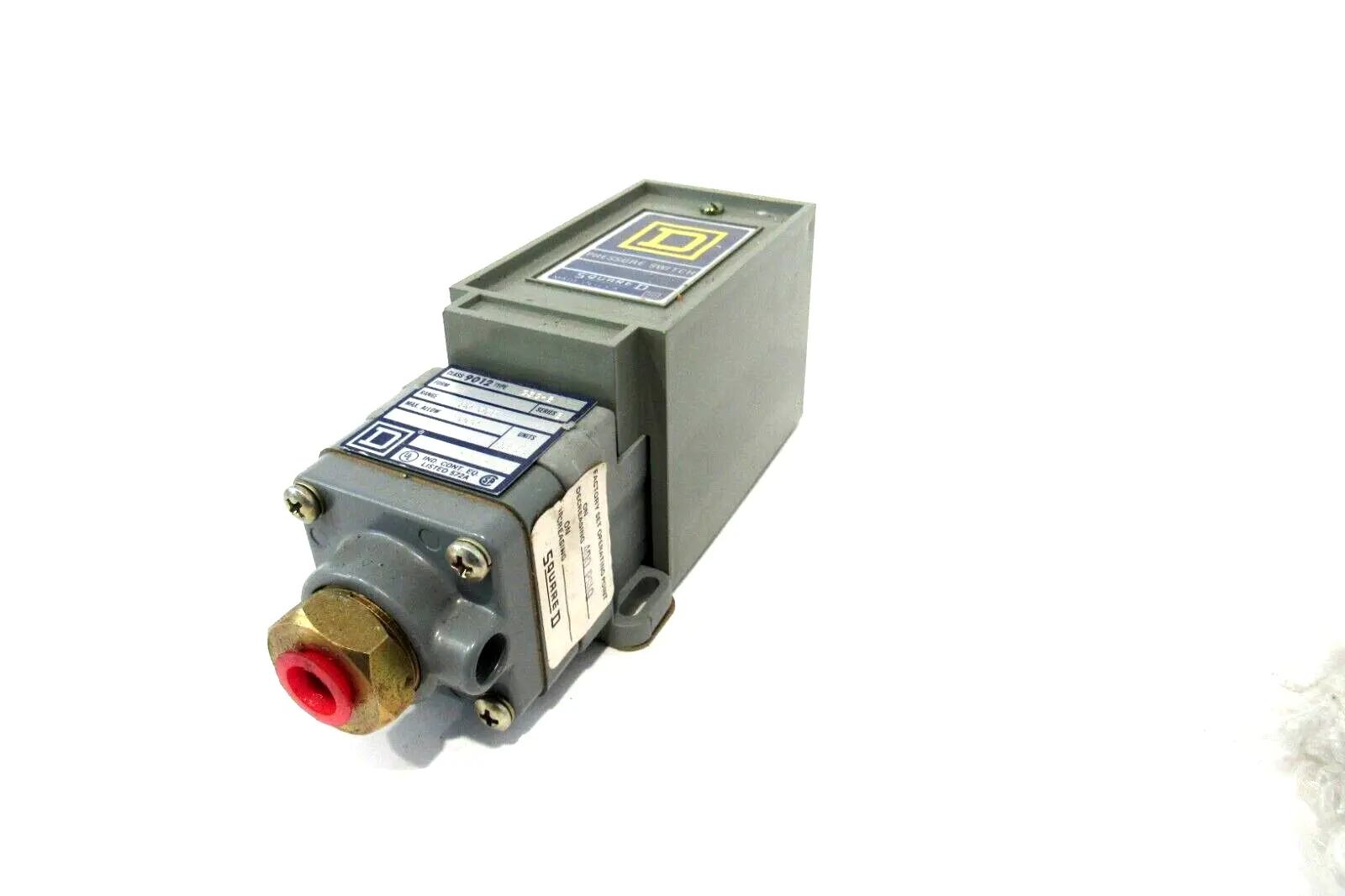 NEW SQUARE D 9012-GSG-2 PRESSURE SWITCH 80-675 PSIG 9012GSG2