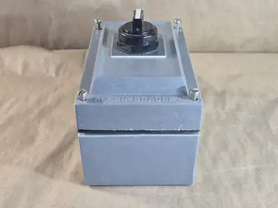 NEW ALLEN-BRADLEY 800H-2HZ4R
