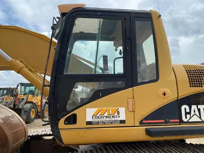 2005 Caterpillar 325CL