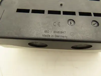 Moeller 60947 3-Hole PB Box IEC IP67 1 Lighted Pushbutton 1NO Contact Lot of 2