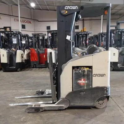 USED 2019 CROWN RR5725-45