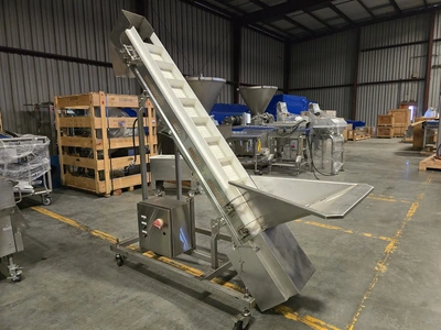 USED DORNER Incline Conveyor