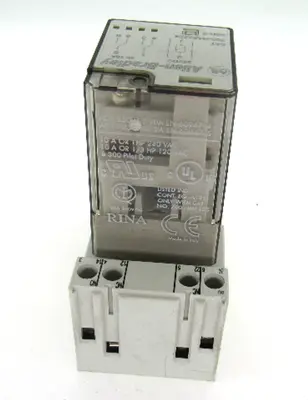USED ALLEN BRADLEY 700-HA32Z24 / 700-HN204
