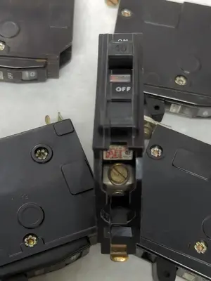 USED SQUARE D QOB140