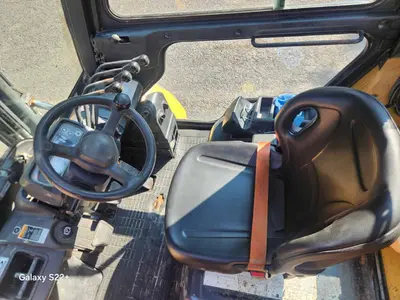 Used CATERPILLAR DP45N1 Internal Combustion Forklifts: Pneumatic Tire Pennsylvania US | Trustworthy Equipment #1411438