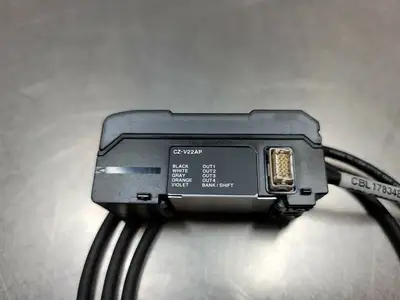 USED KEYENCE CZ-V22AP