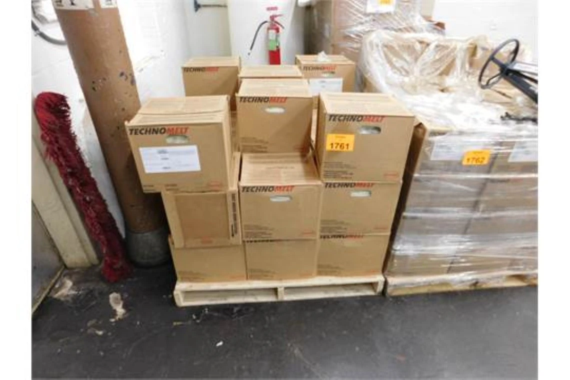 Lot of 36 Henkel Supra 4622 hot melt, 30 Lbs per Box